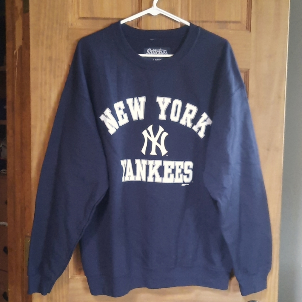 NYY sweatshirt size L